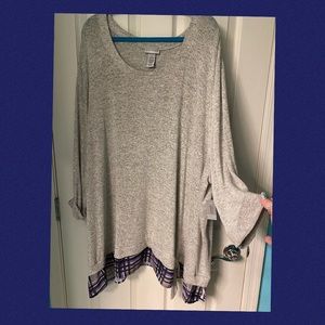 Beautiful NWT Catherine’s size 5X top.